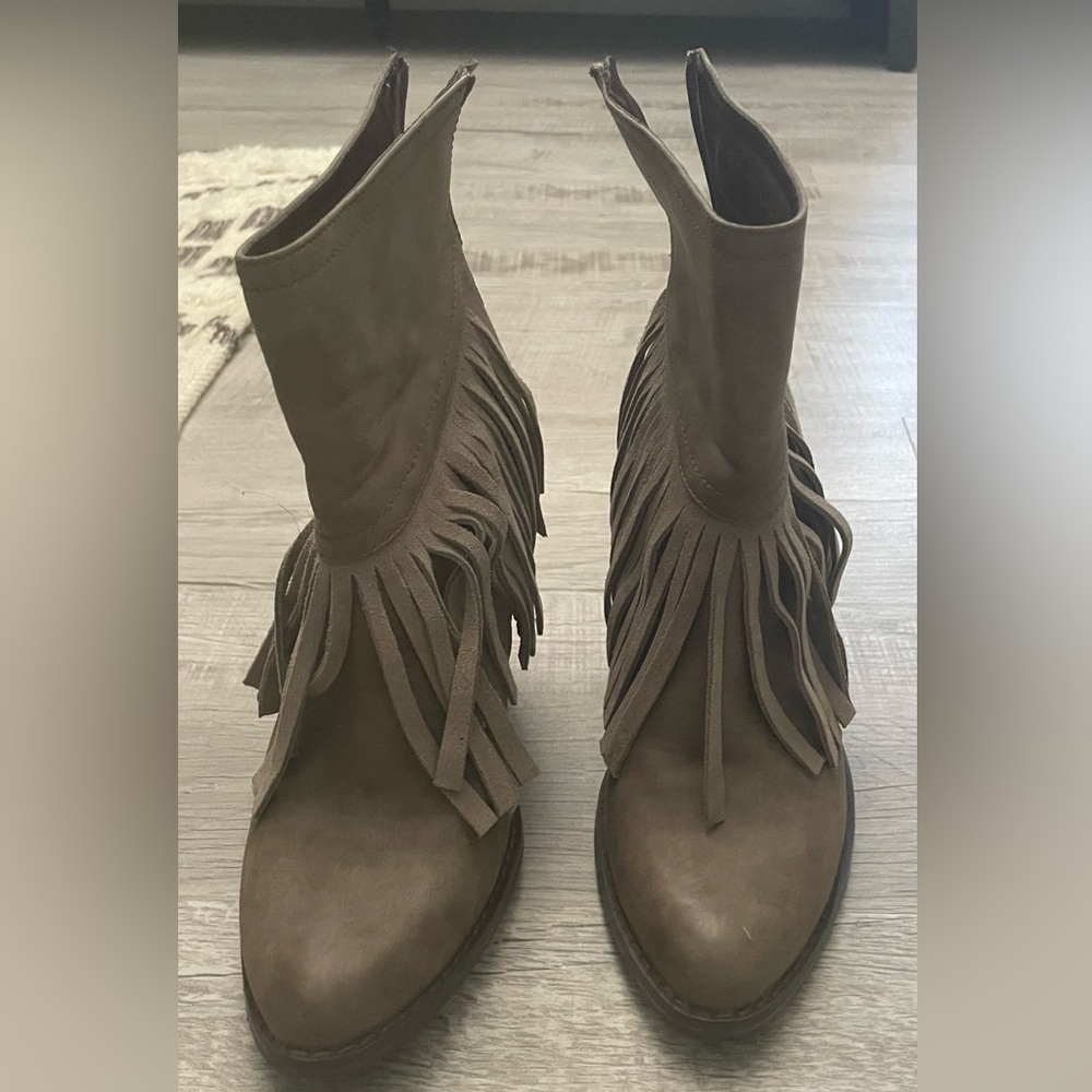 Source Unknown Brown Ankle Boots with Fringe Detail